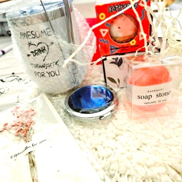 gifts Basket - Picture 7 of 9